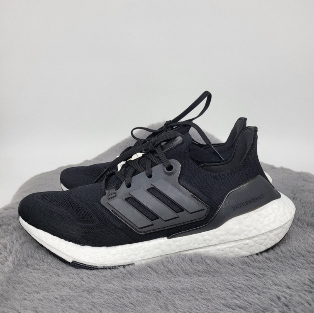 New Adidas Black Ultraboost 22 Running Shoes Women's Size 7